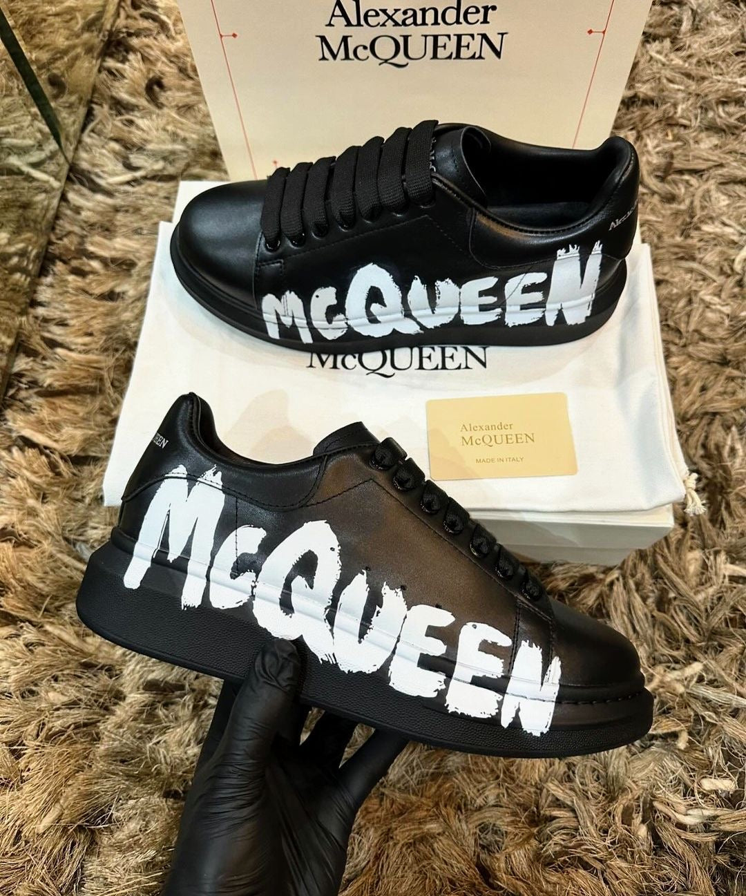 Alexander Mcqueen graffiti negro