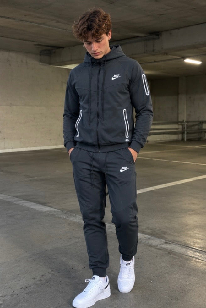 Nike Tech gris