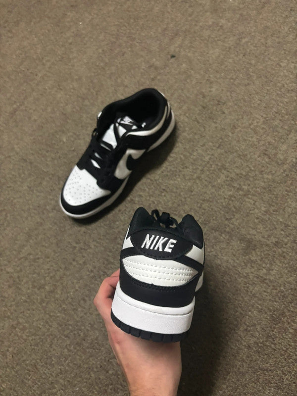 Nike Dunk blanco y negro