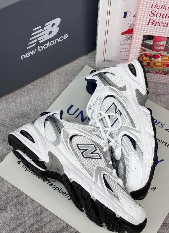 New Balance 530 Blanco y Negro