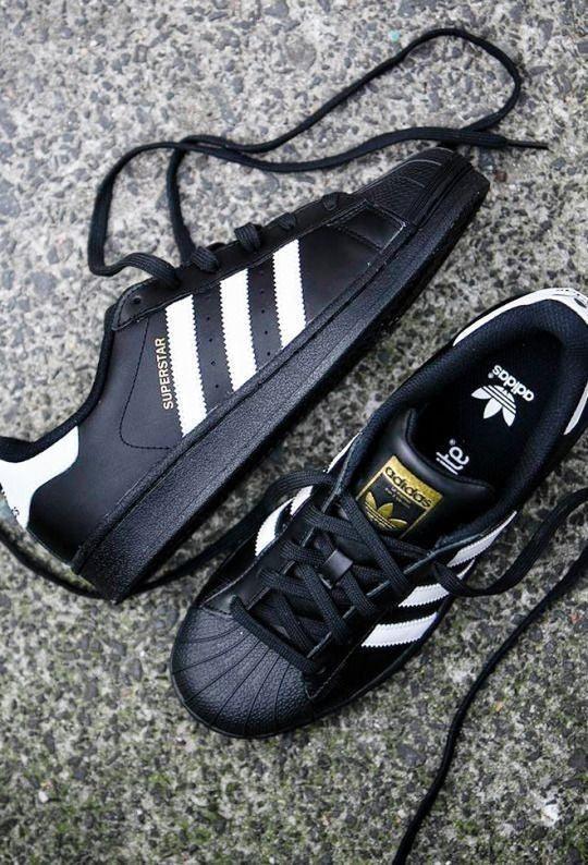 Adidas superstar negro y blanco