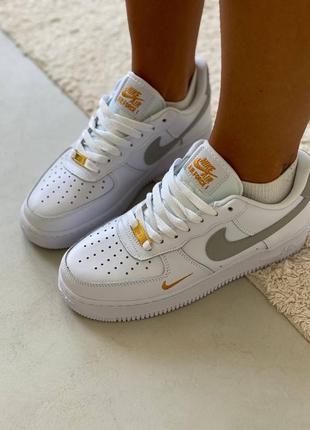 Air force one blanco y cinza