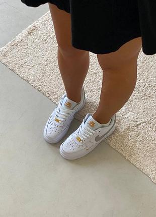 Air force one blanco y cinza