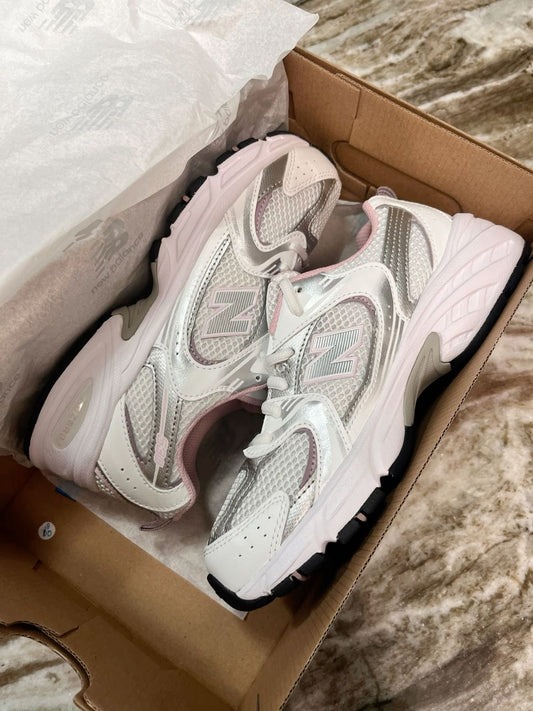New Balance 550 Blanco y Rosa