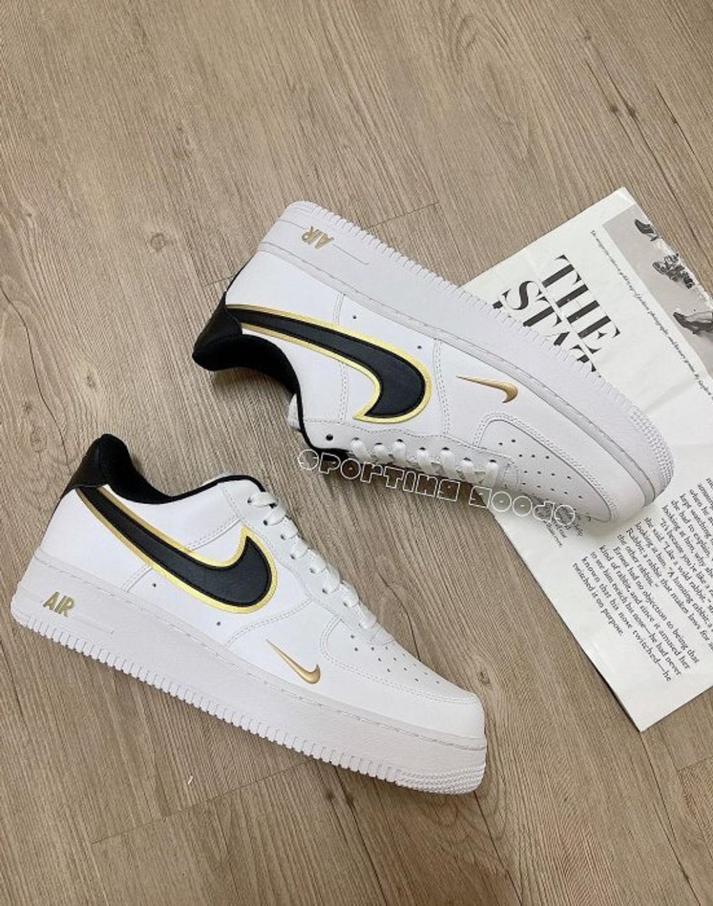 Air force blanco negro y dorado