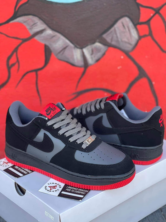 Air force negra gris y roja