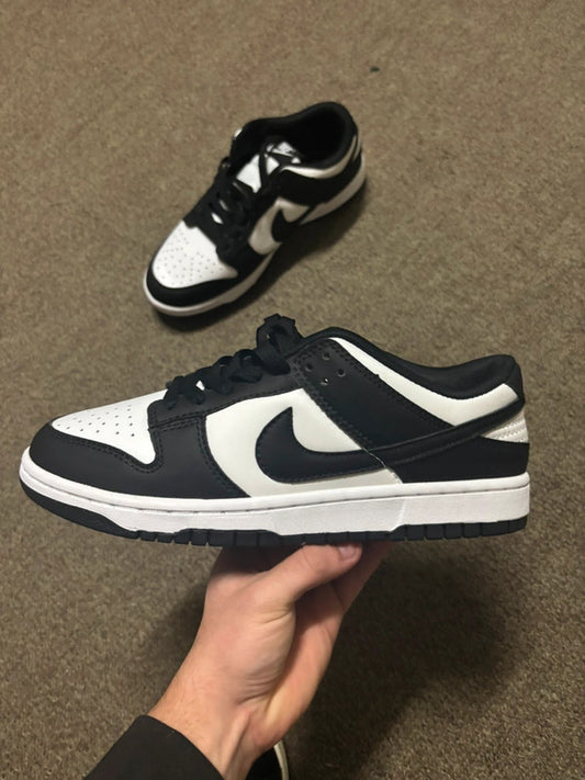 Nike Dunk blanco y negro