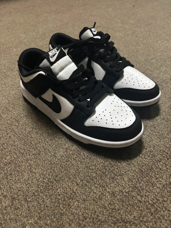 Nike Dunk blanco y negro