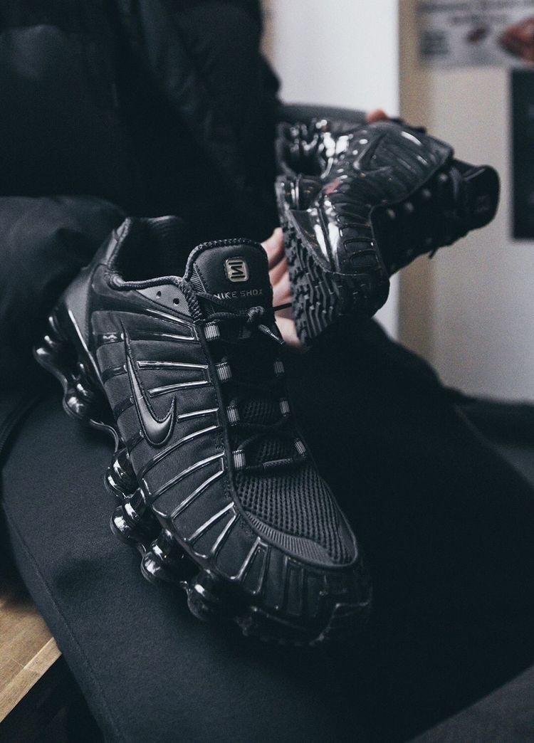 NIKE Shox Negro