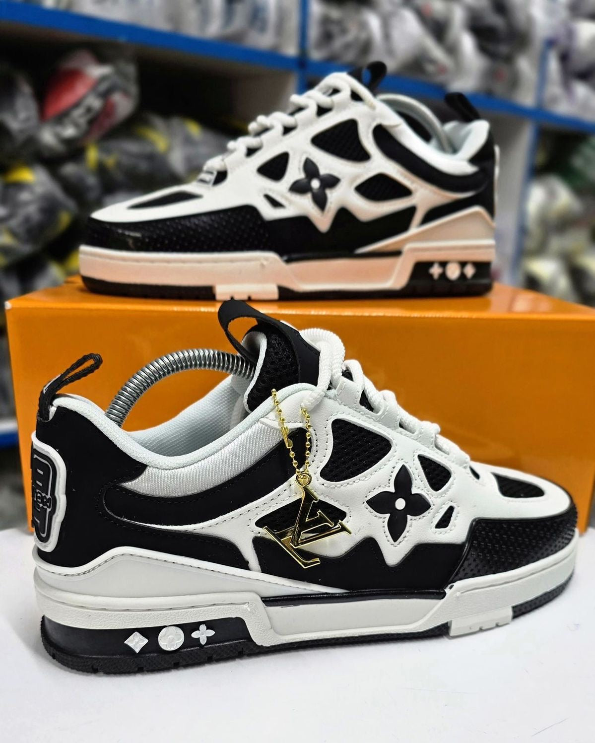 LV Skate Azul y Negro