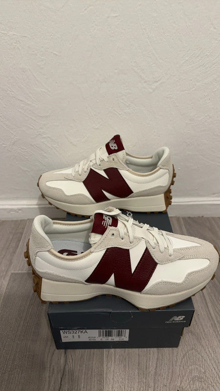 New balance blanco beje y bordo